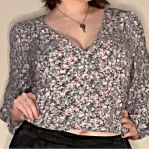 Long Sleeve Floral Crop Top
